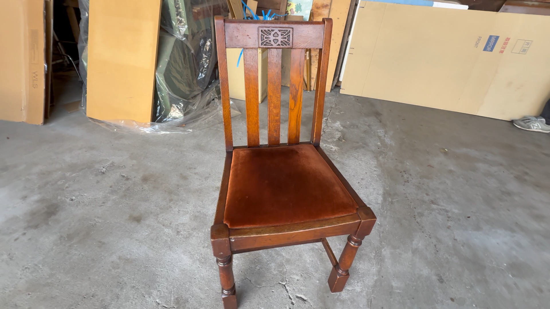 ウレタンがへたり、生地が傷んだアンティークチェア 修理前