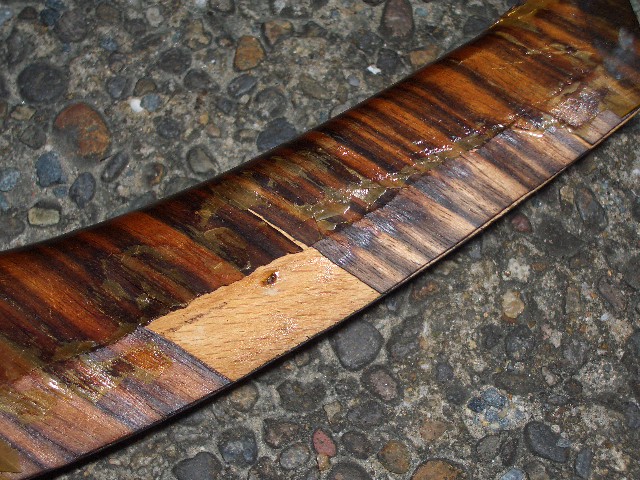 複雑な曲面と凹凸がある形状