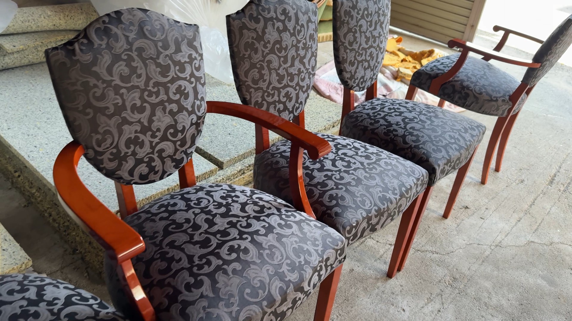 カンディハウス製椅子の背と座のファブリック張替(完成写真)