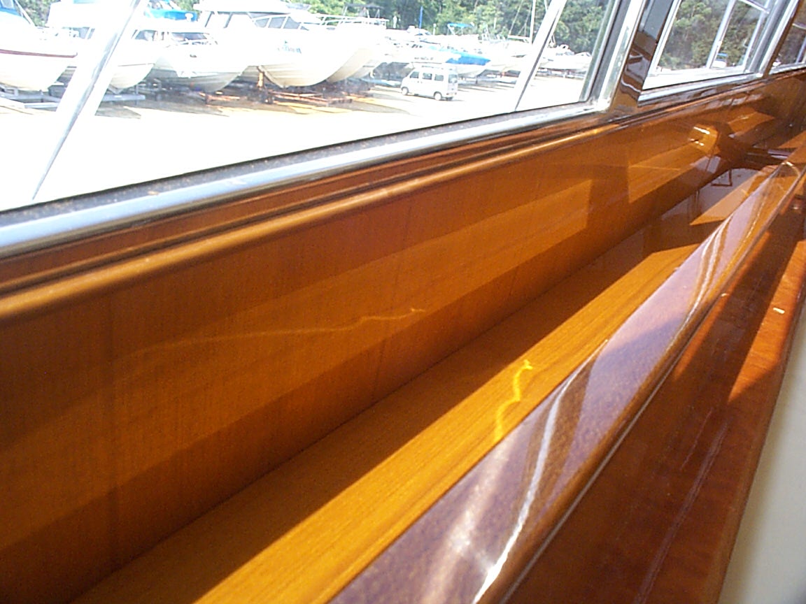 美しく張り替えられた耐水壁面パネル 2