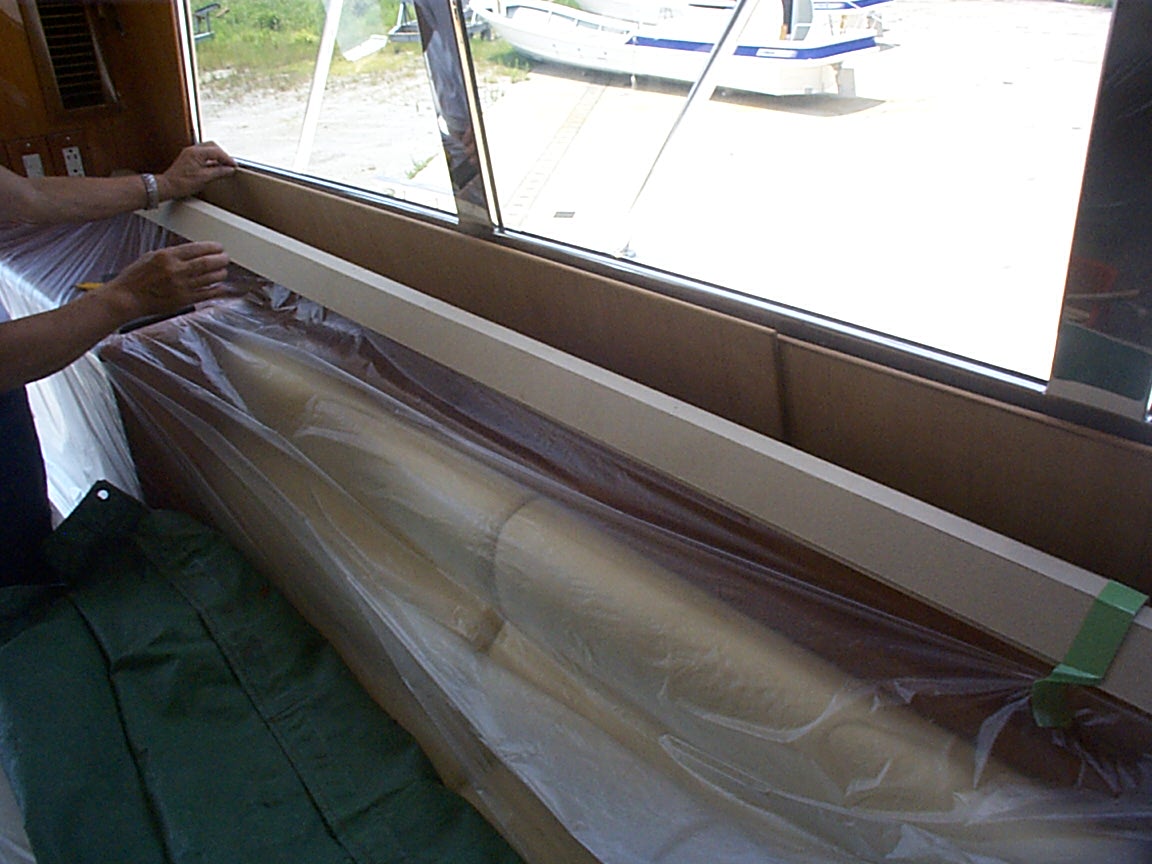 クルーザー浸水による壁面のカビ・腐食 2