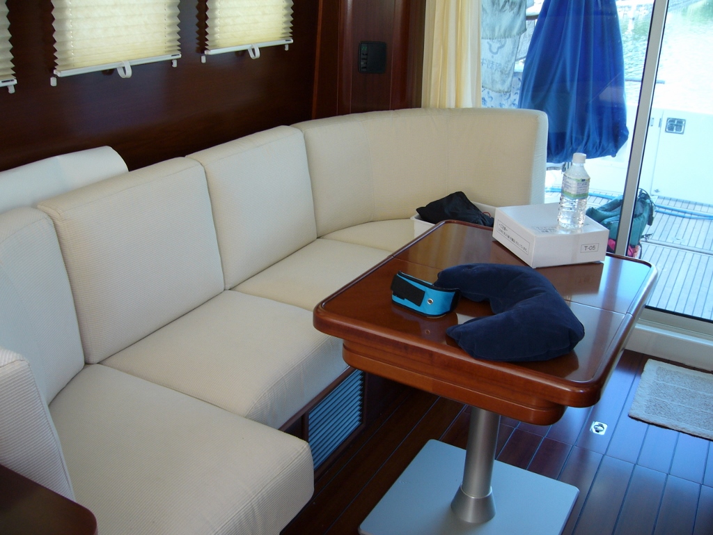 操縦席・ソファーの張替修理後 4