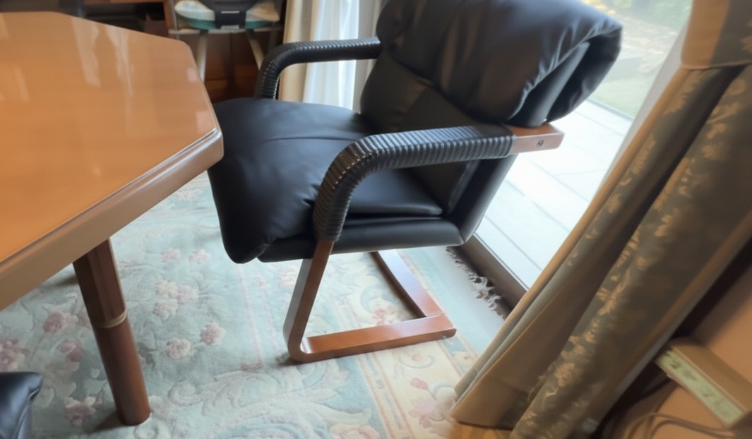 革張替えとウレタン交換で蘇った冨士ファニチアチェア