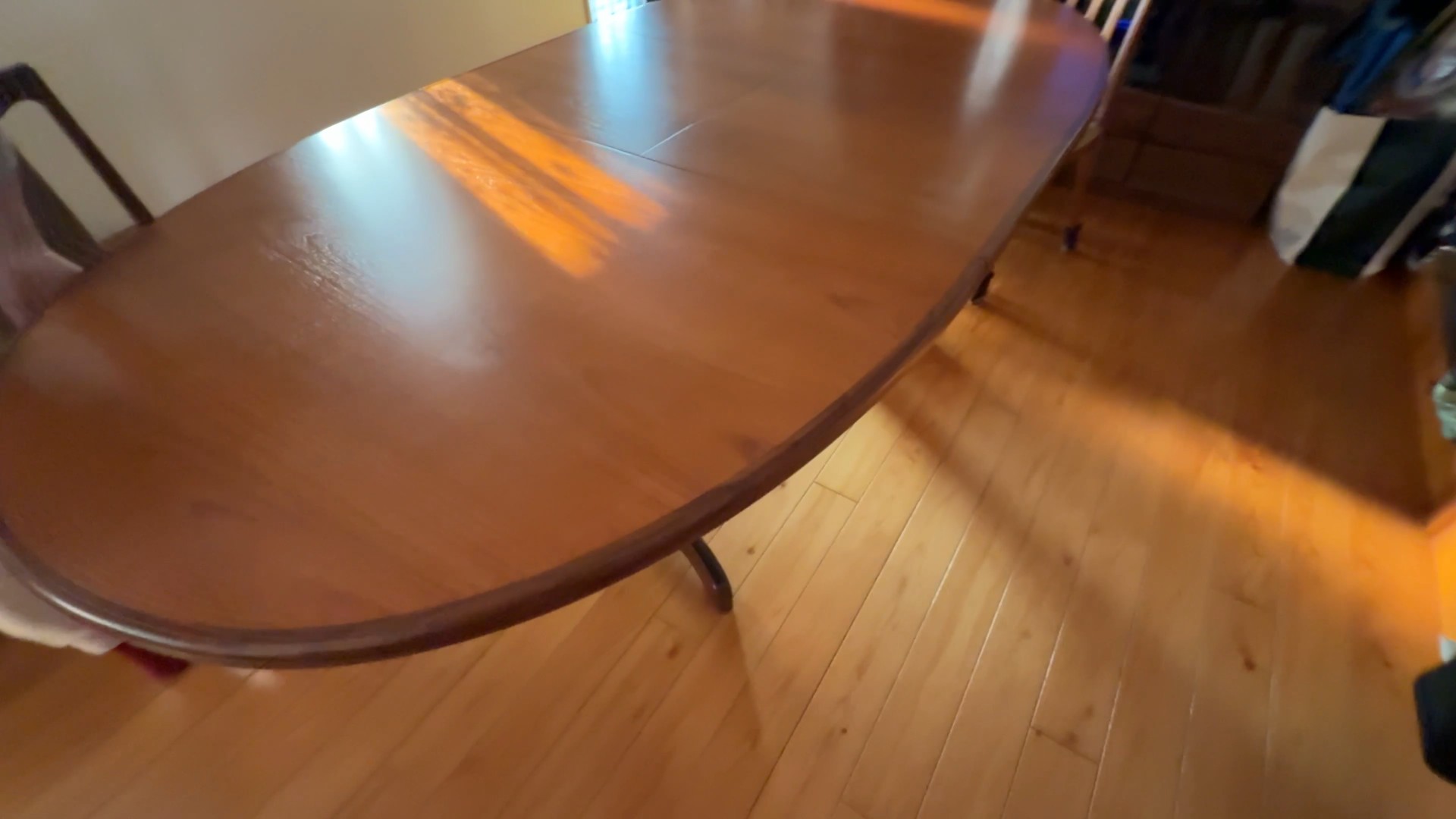 風合いを損なわず、耐久性の高い塗装で美しく仕上がったG-PLANテーブル 修理後