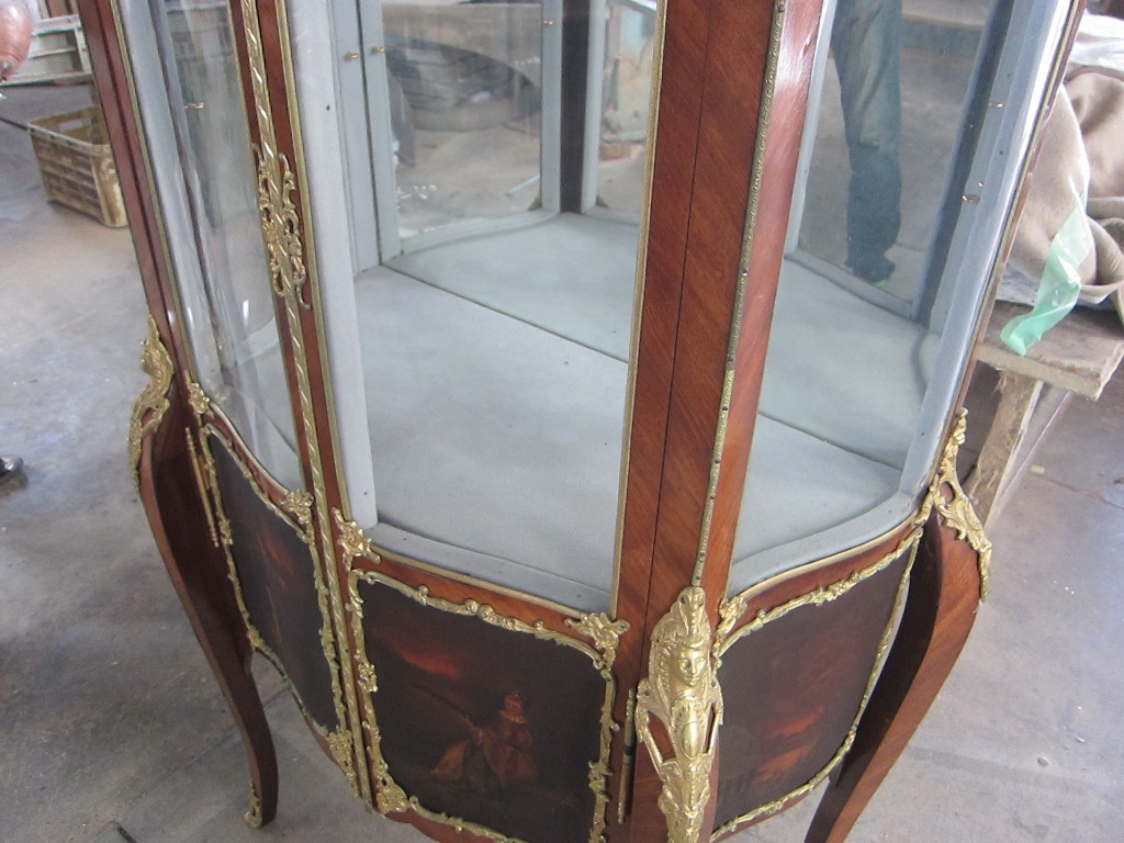 アンティーク家具修理中