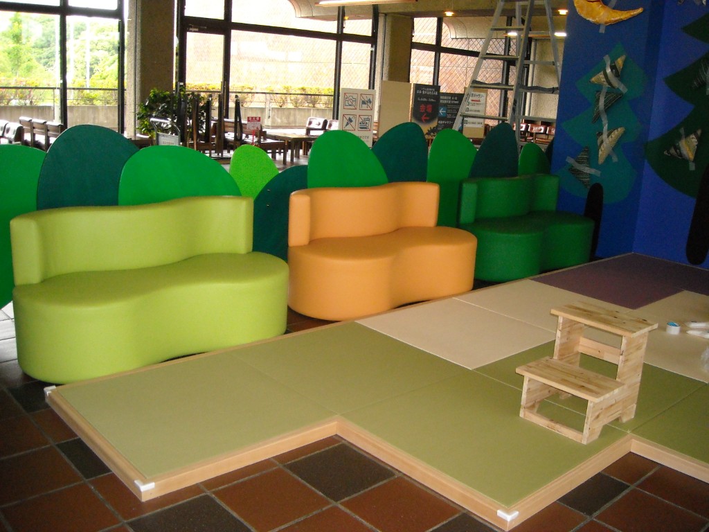 公共施設家具製作修理の画像