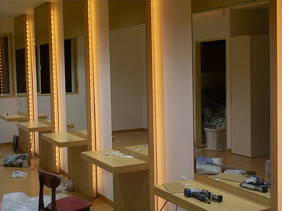 セットミラーの取り付け工事