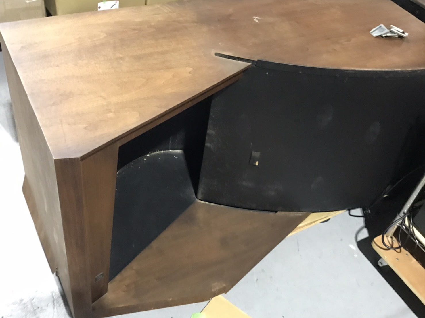 JBLの破損修理前