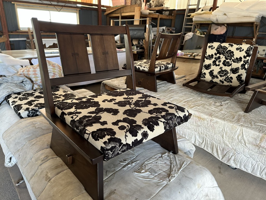 張替と塗装で蘇ったカリモク高座椅子