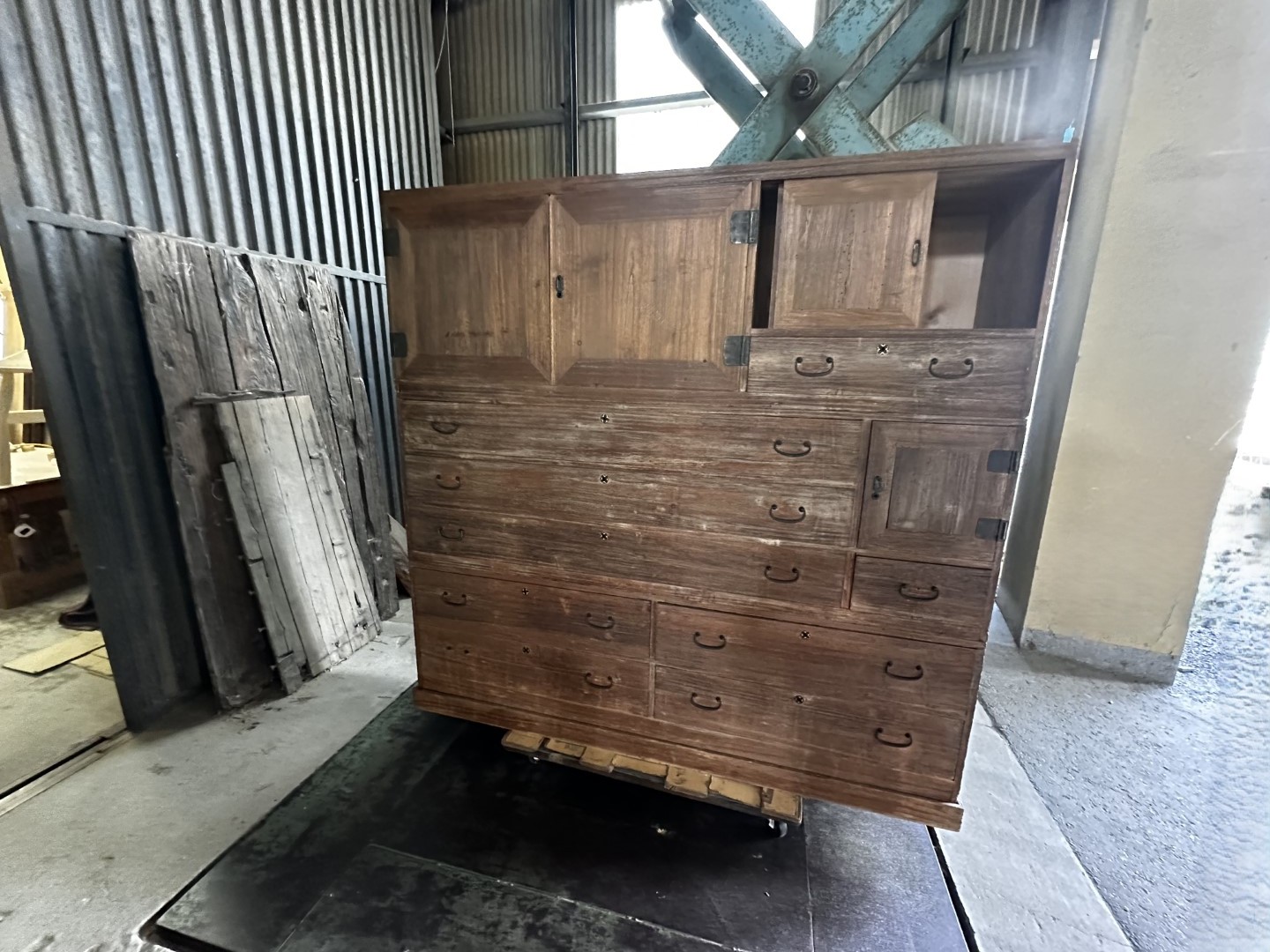 九州のご実家にあった100年前の総桐箪笥