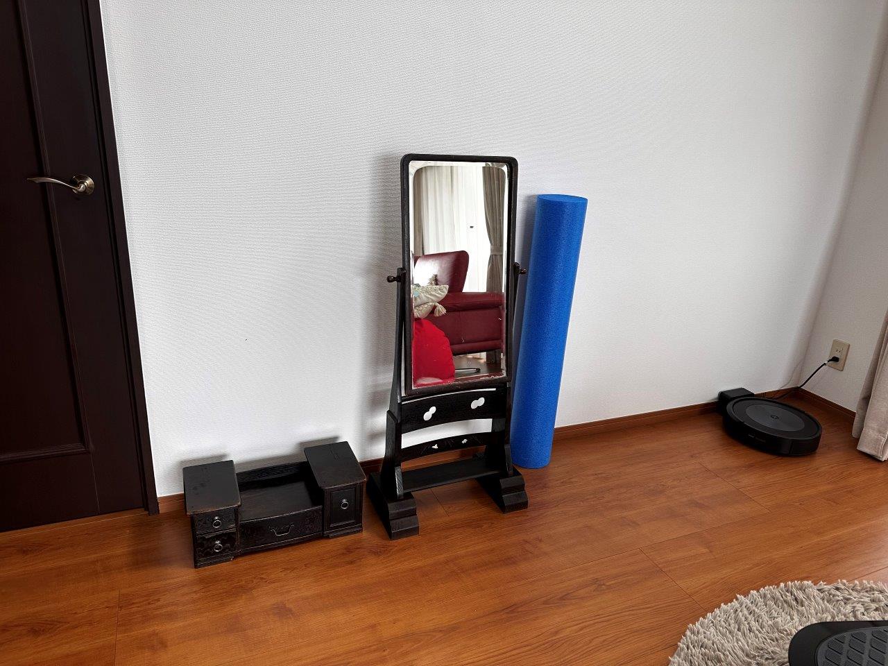 姿見と小物入れに分割リメイクされた姿