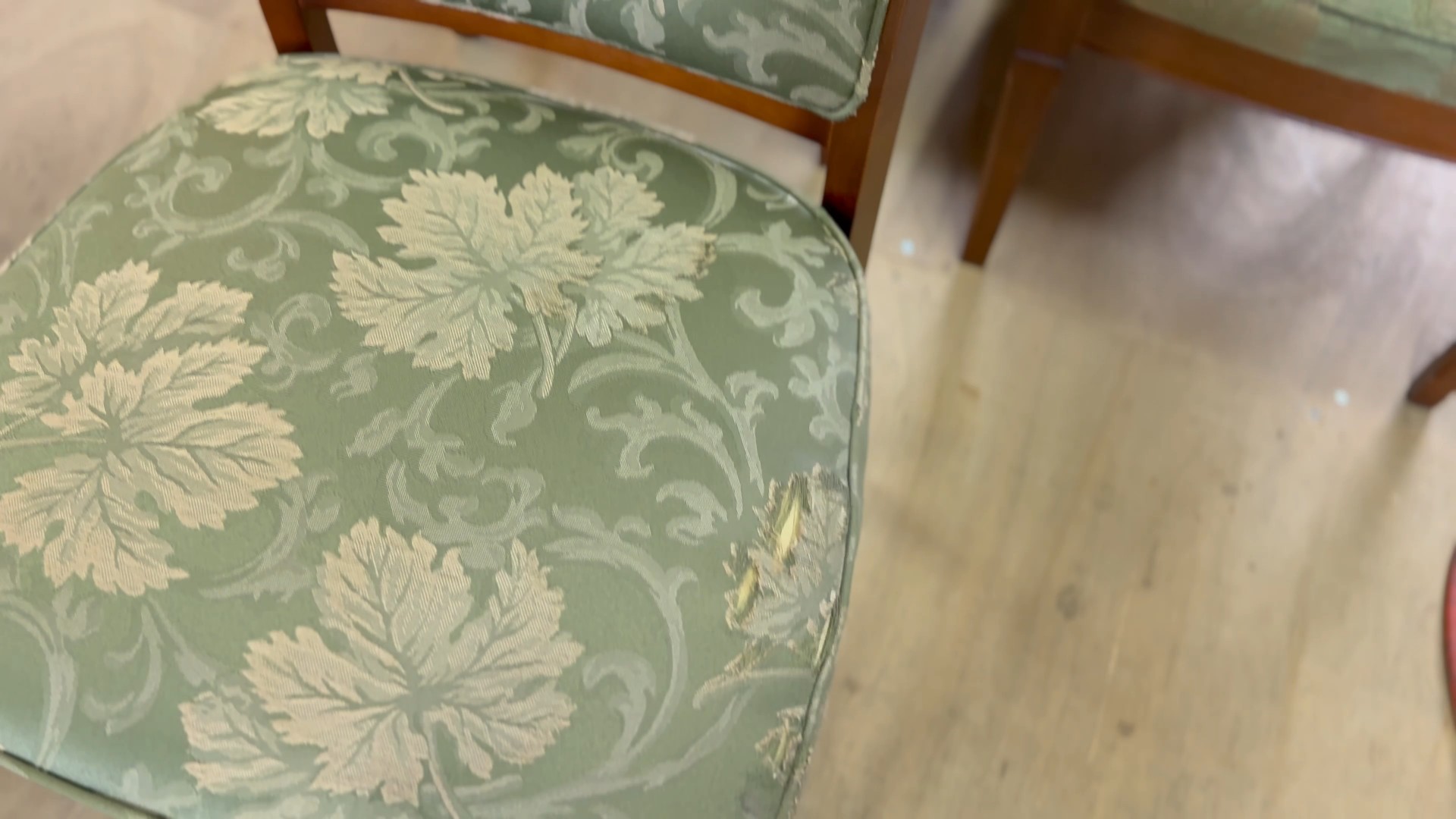 修理前のマルニ地中海チェア