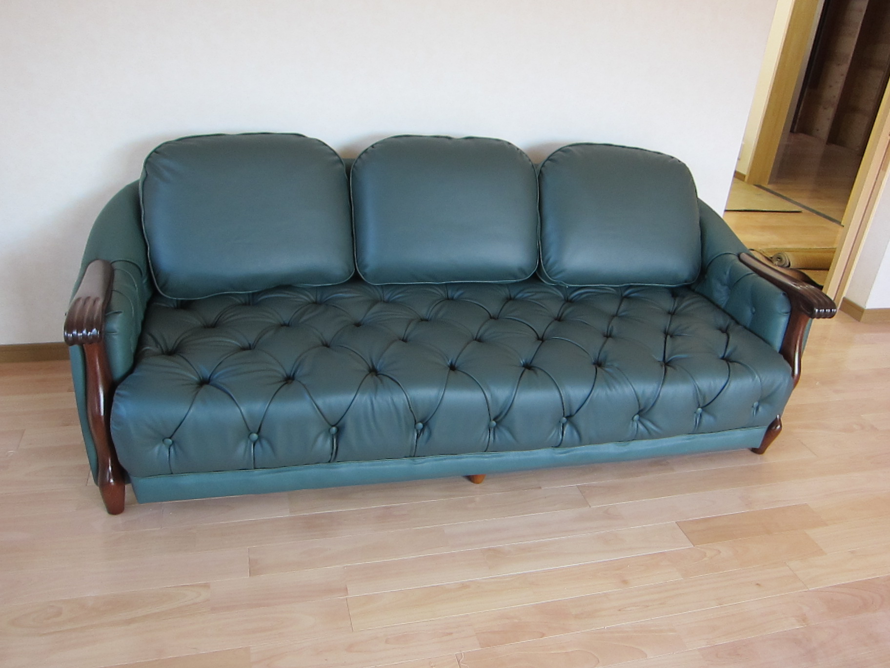 合皮・フェイクレザーソファー張替修理のビフォーアフター画像