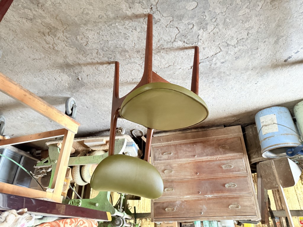 家族の大切な思い出と共に、美しく実用的に蘇った最後の1脚 修理後