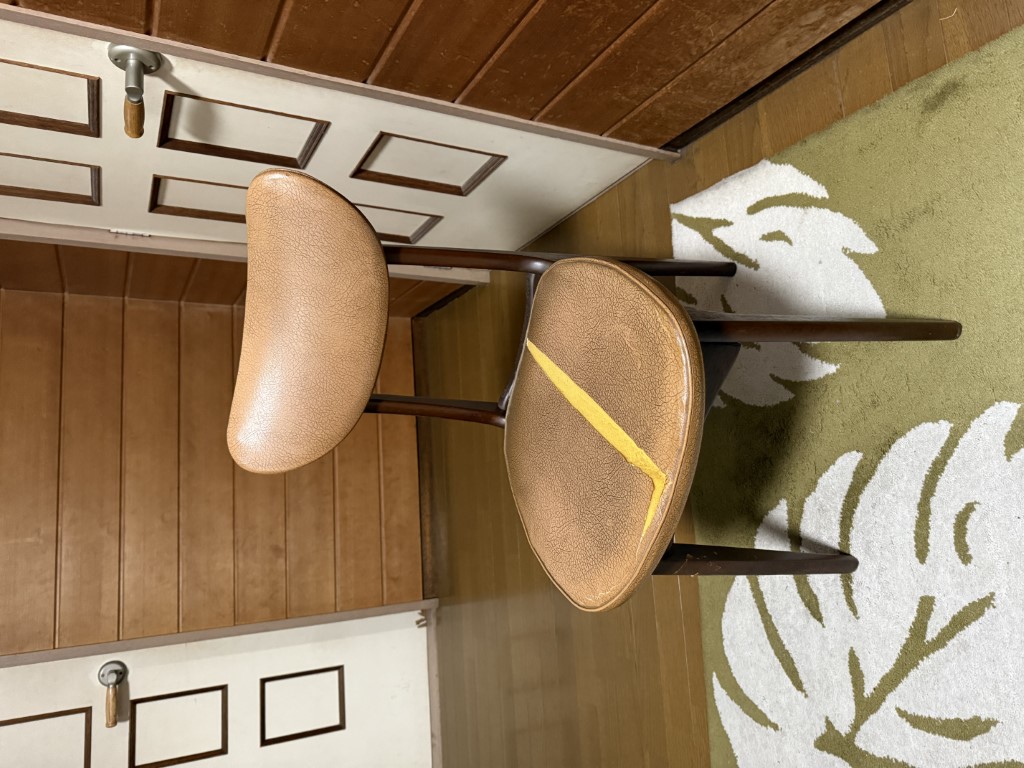 物心ついた時から家族の食卓にあったマルニのダイニングチェア 修理前