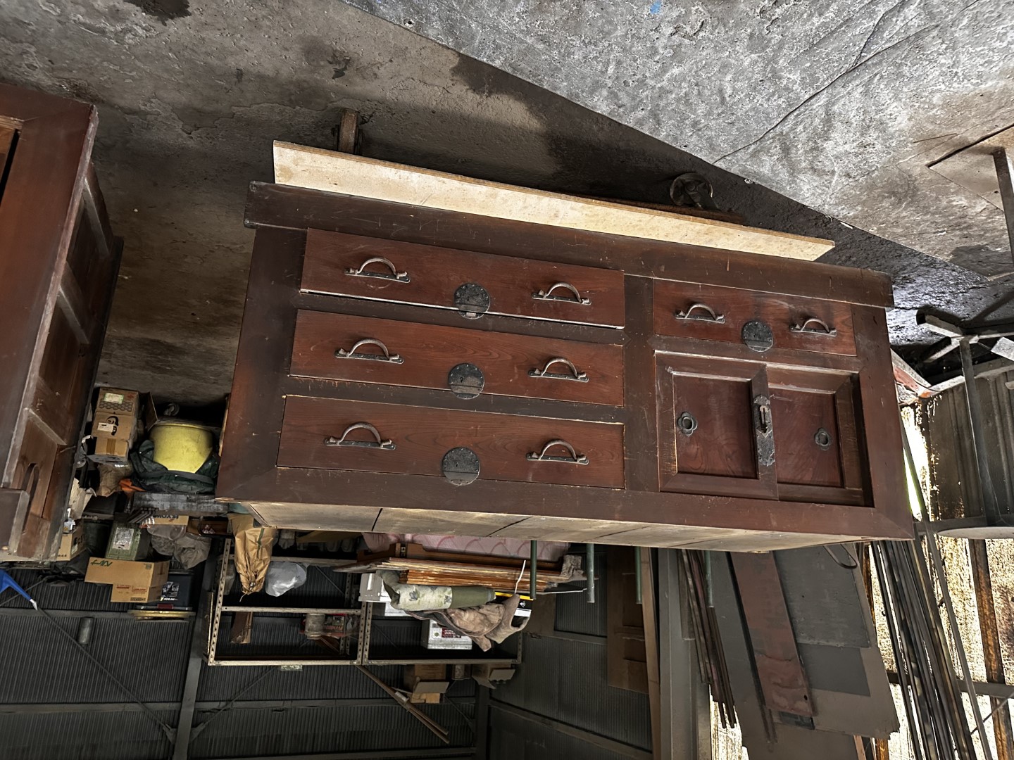 水屋箪笥 下段 修理前