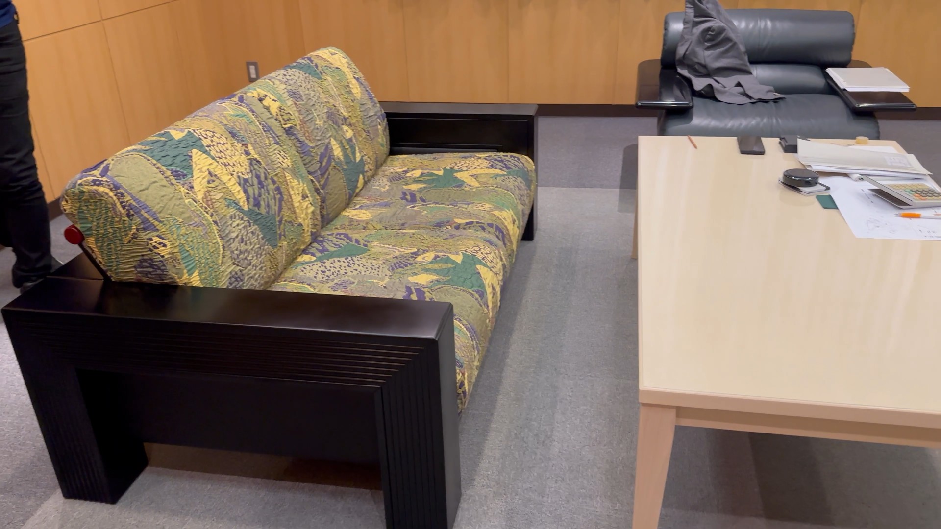 エナメル塗装で美しく蘇ったモリシゲのソファー