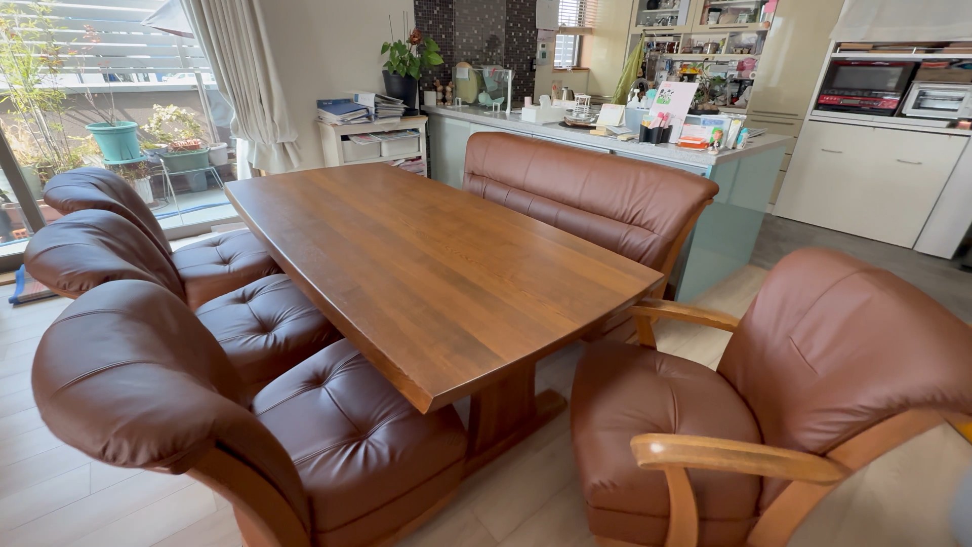 明るいブラウンで蘇ったナガノインテリアLDチェア