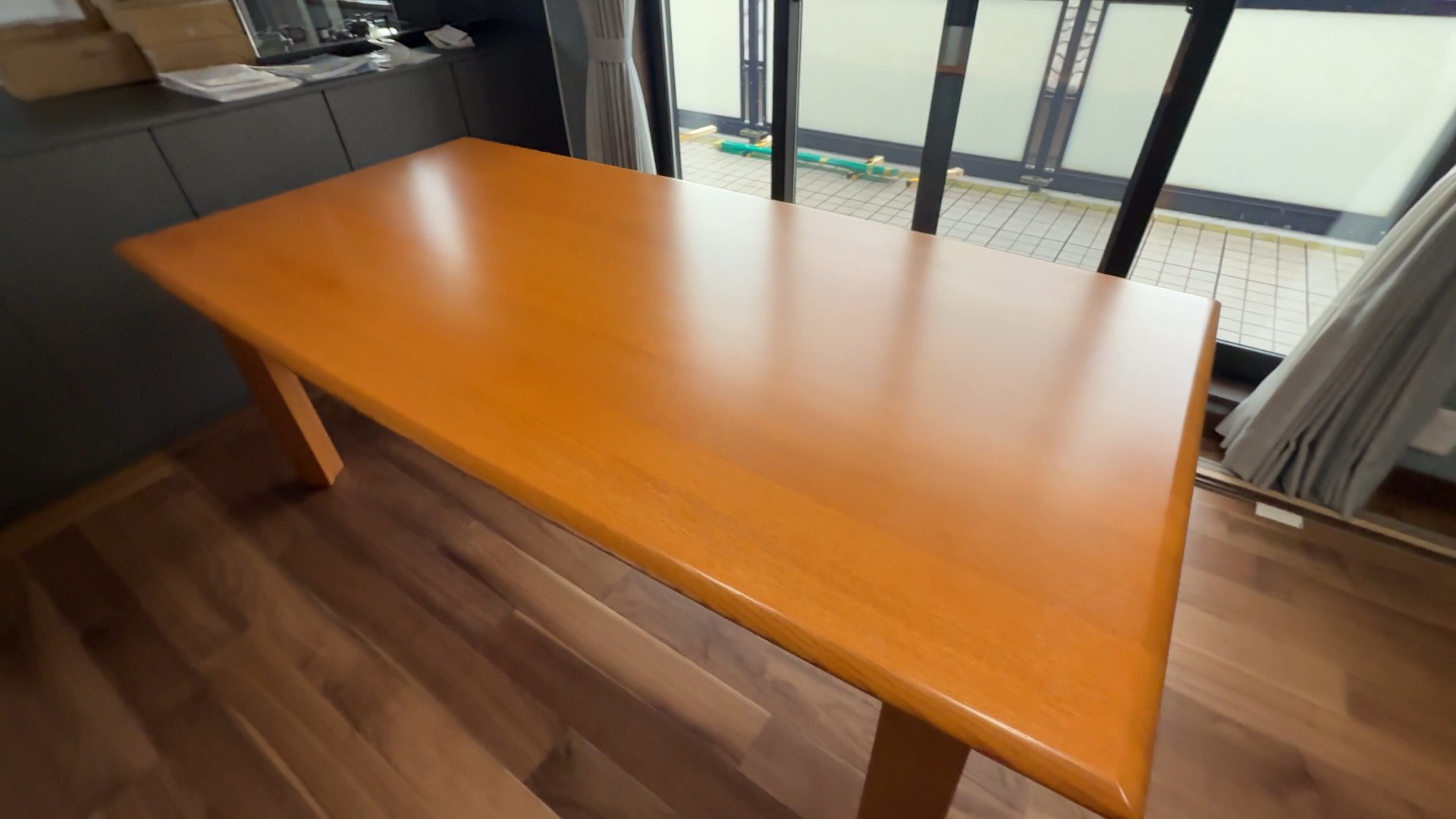 テーブルの塗装修理のビフォーアフター画像