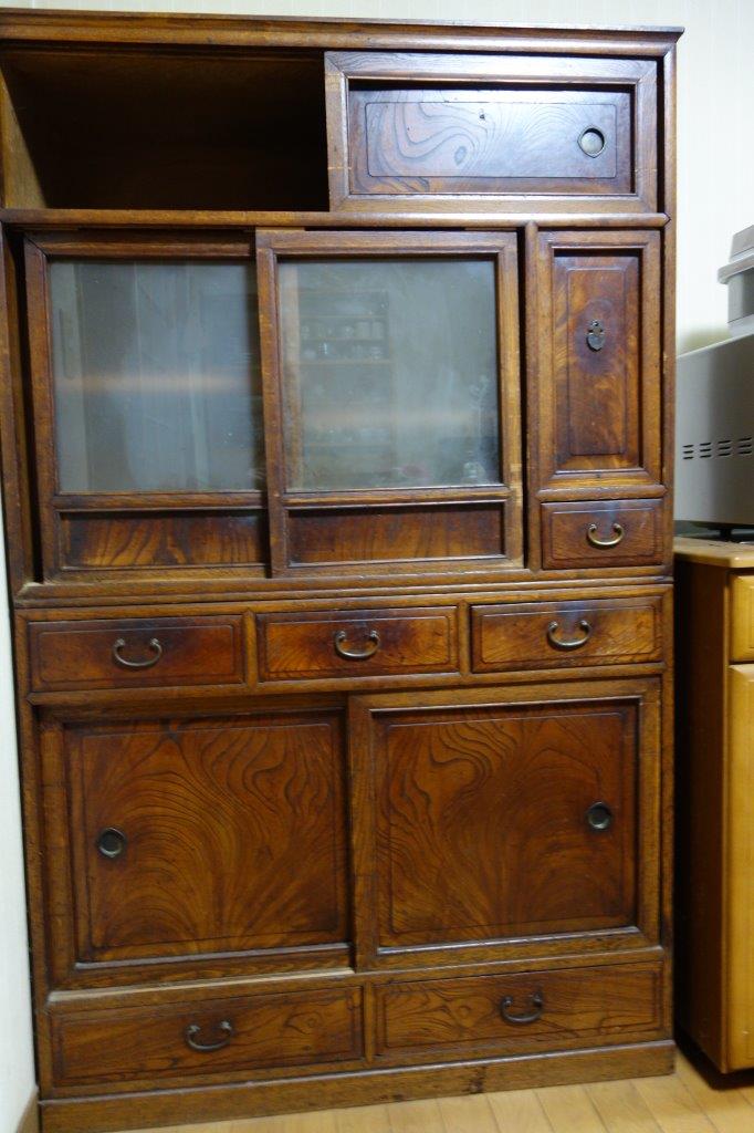 70年以上前の古い茶棚 修理前