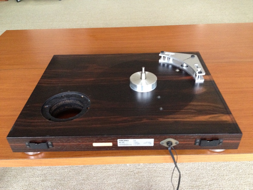 プレーヤーの傷や色落ち修理のための塗装前