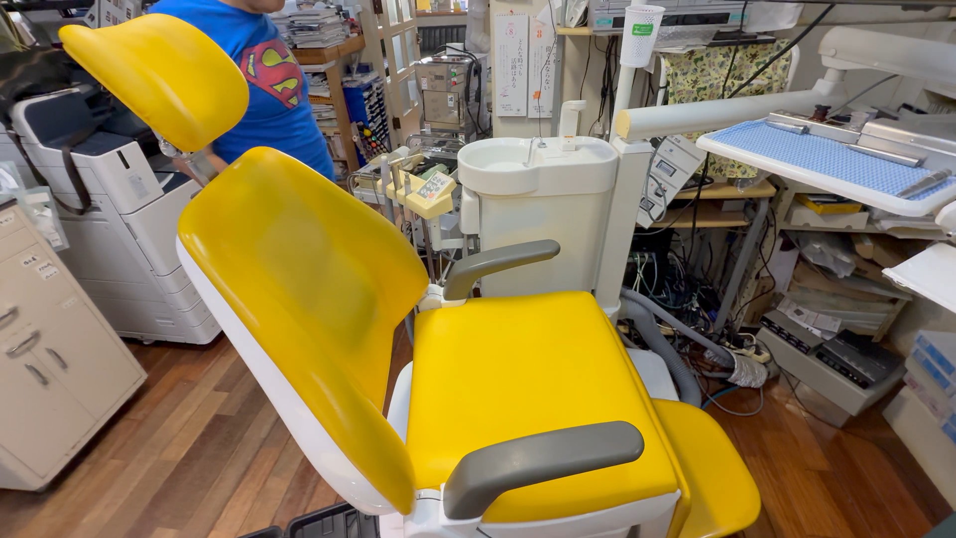 予定通り美しく張り替えられた歯科診療ユニット 修理後