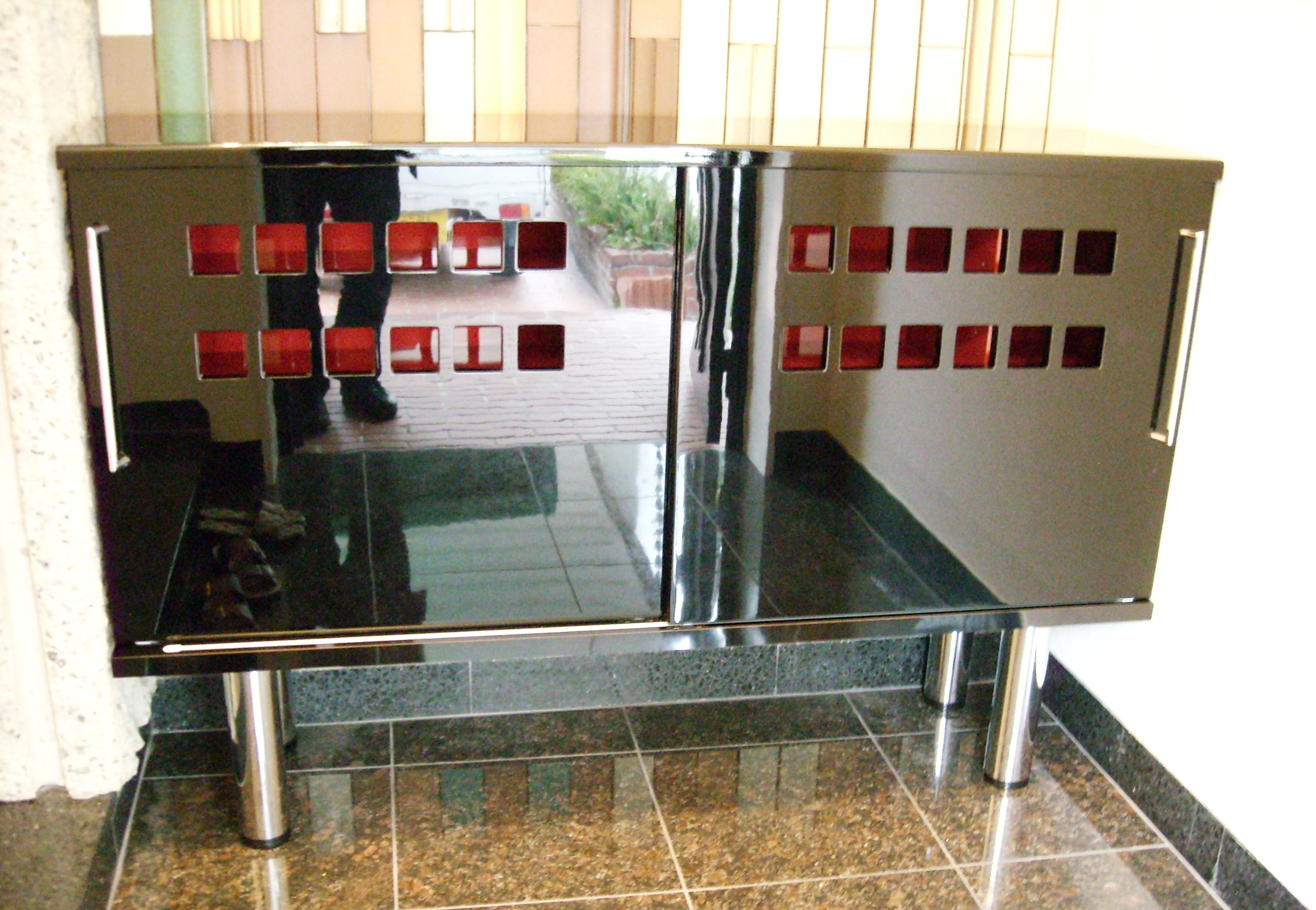 既製品にないこだわりの色合いで製作した特注シューズボックス（下駄箱）