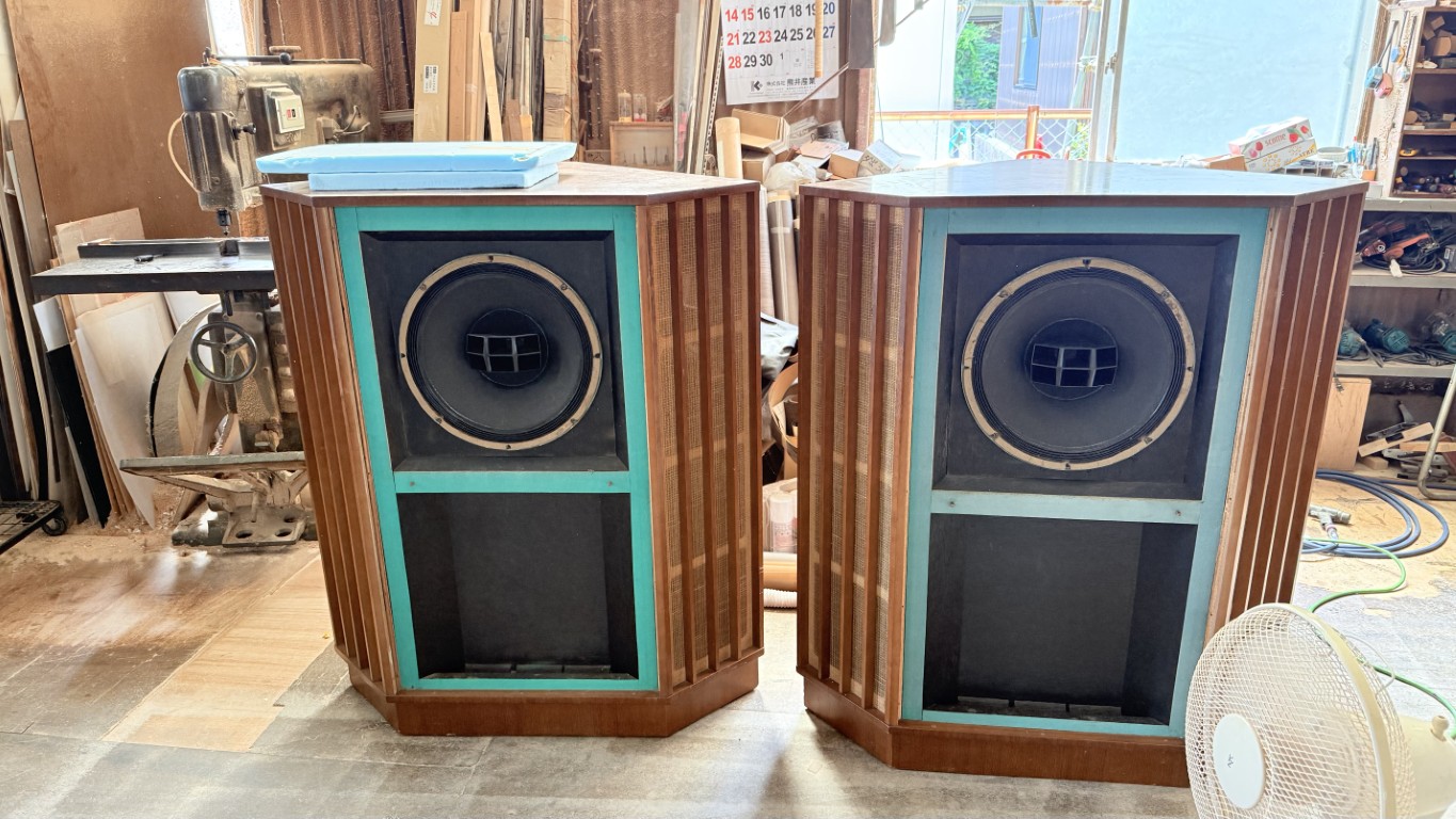 拡張加工により純正のように収まったユニット