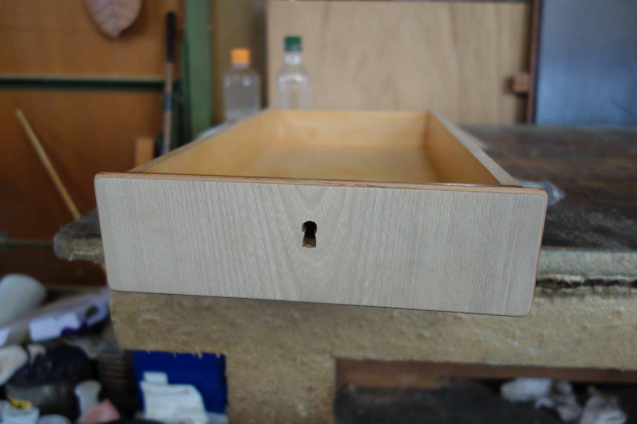 突板張替完了・塗装前の白木の状態